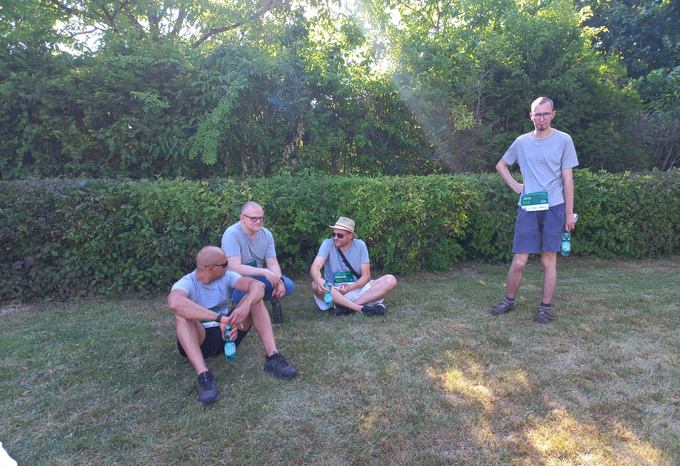 Kollegen vor dem Lauf