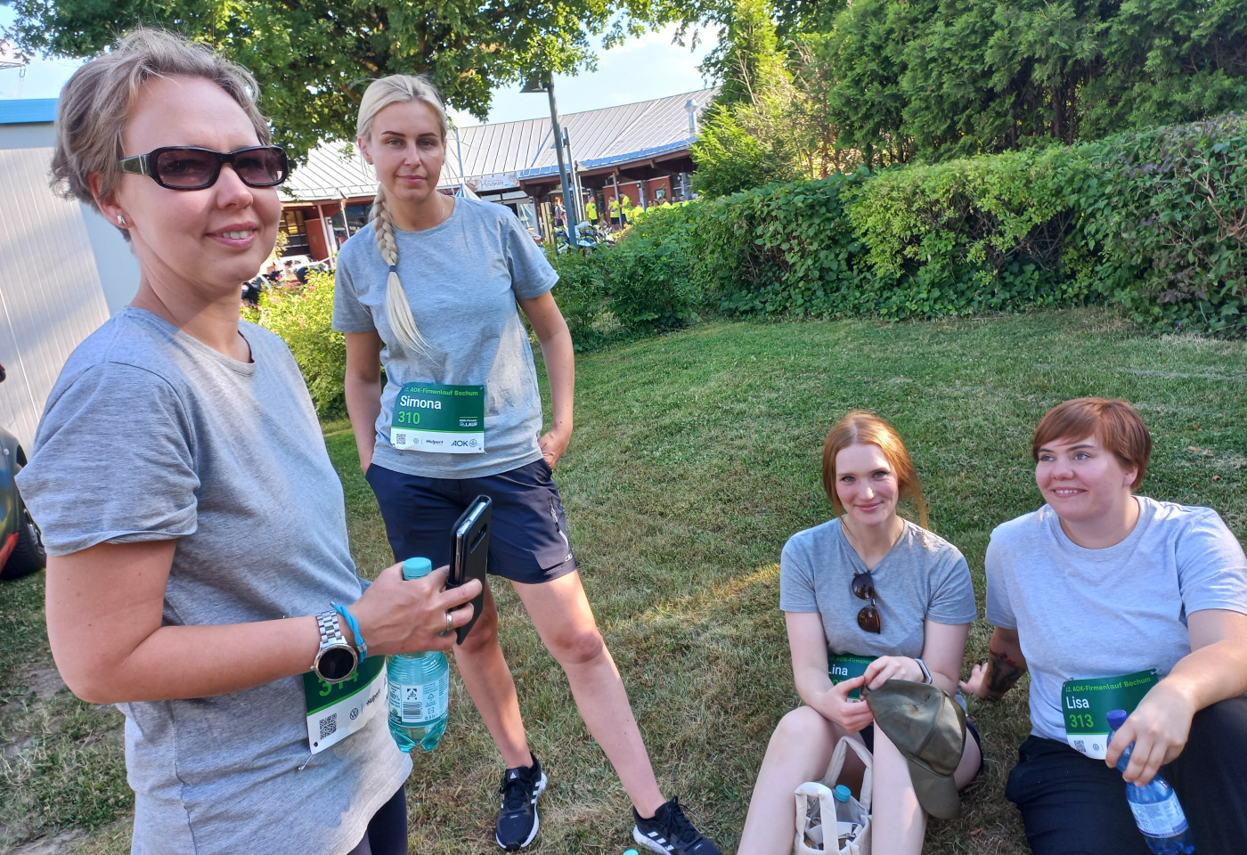 Kolleginnen vor dem Lauf
