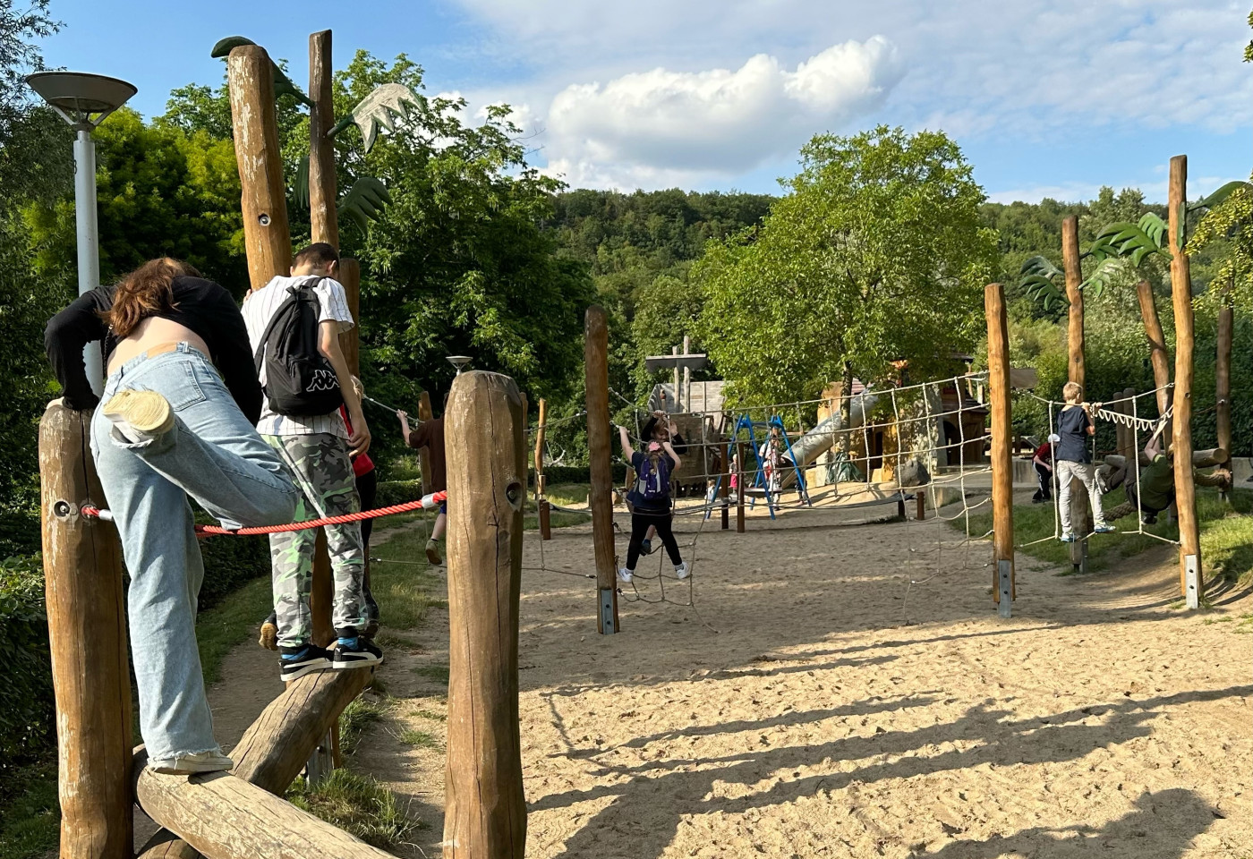 Zu den Aufgaben geh&ouml;rten auch ein Hindernislauf